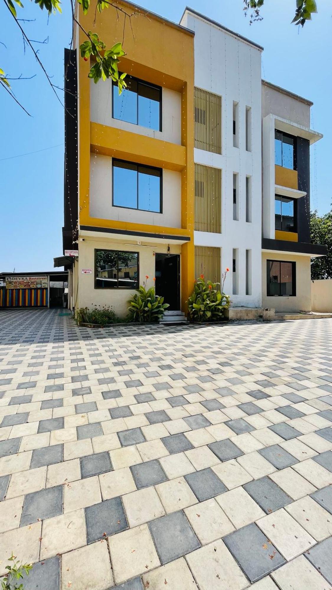 Devka House Hotel Daman Exterior photo
